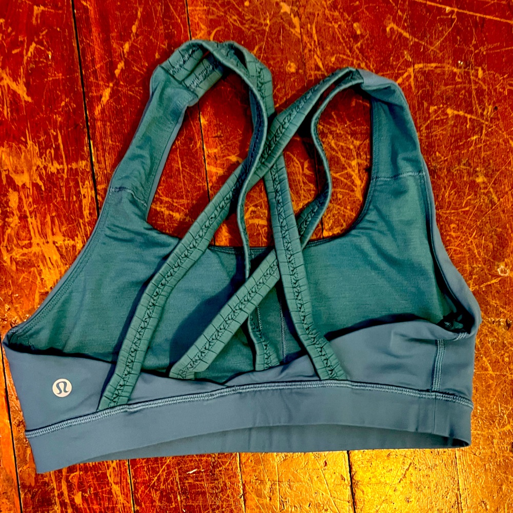 Lululemon sports bra size 8